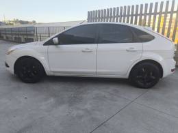 FORD - FOCUS - 2011/2012 - Branca - R$ 41.800,00