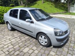 RENAULT - CLIO - 2004/2005 - Prata - R$ 14.800,00