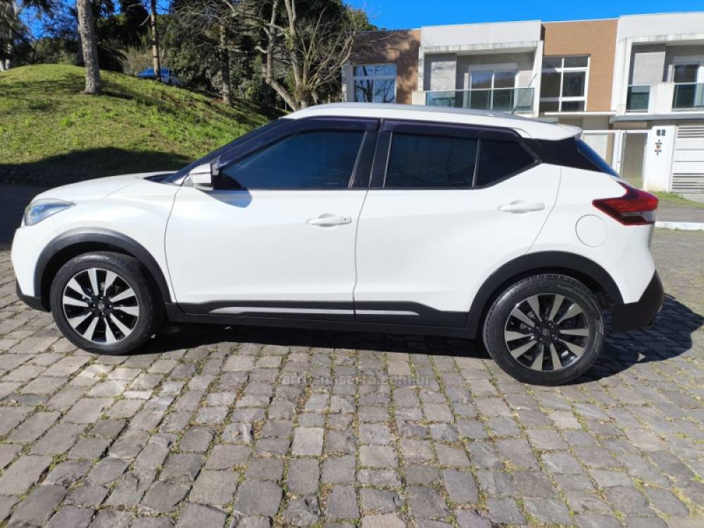 NISSAN - KICKS - 2019/2020 - Branca - R$ 85.500,00