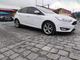 FORD - FOCUS - 2015/2016 - Branca - R$ 57.000,00