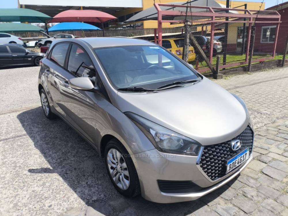 HYUNDAI - HB20 - 2018/2019 - Dourada - R$ 61.800,00