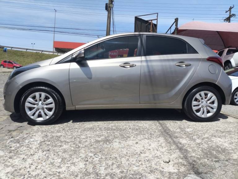 HYUNDAI - HB20 - 2018/2019 - Dourada - R$ 61.800,00