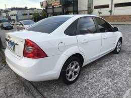FORD - FOCUS - 2011/2012 - Branca - R$ 41.800,00