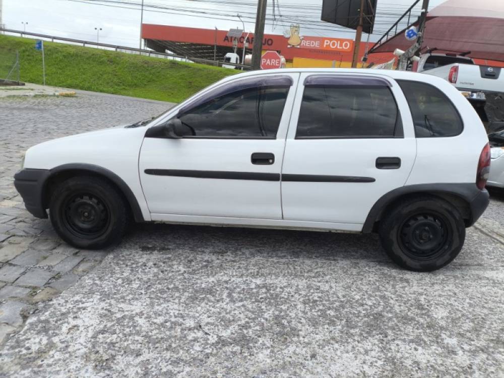 CHEVROLET - CORSA - 1998/1999 - Branca - R$ 12.800,00