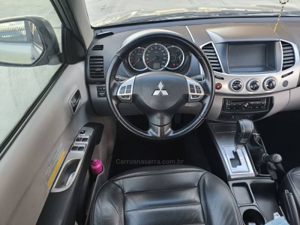 MITSUBISHI - L200 TRITON - 2014/2015 - Cinza - R$ 114.800,00