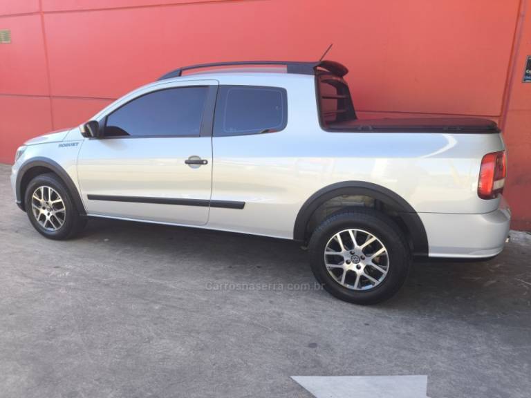 VOLKSWAGEN - SAVEIRO - 2017/2018 - Prata - R$ 60.000,00