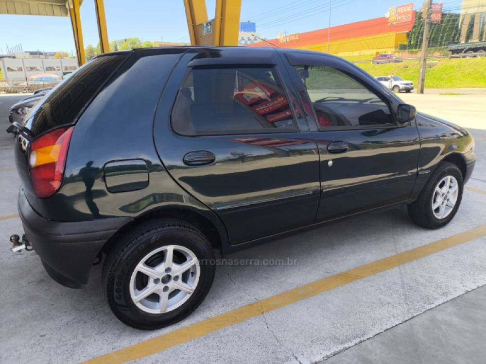 FIAT - PALIO - 2000/2001 - Verde - R$ 14.800,00