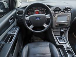 FORD - FOCUS - 2011/2012 - Branca - R$ 41.800,00