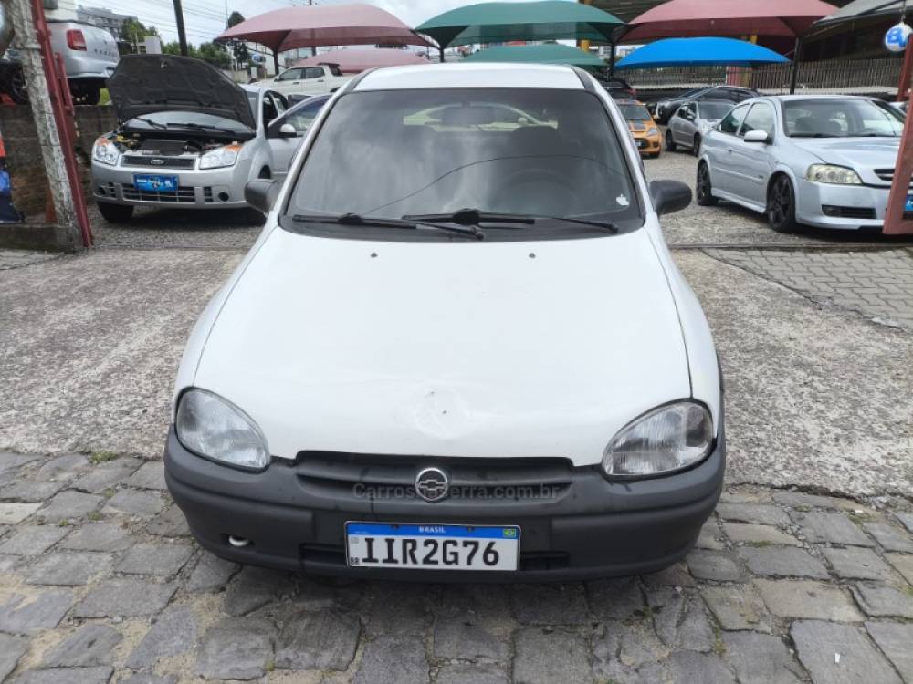 CHEVROLET - CORSA - 1998/1999 - Branca - R$ 12.800,00