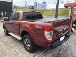 FORD - RANGER - 2016/2017 - Vermelha - R$ 109.800,00