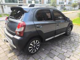 TOYOTA - ETIOS - 2014/2015 - Cinza - R$ 42.800,00