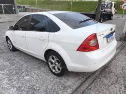 FORD - FOCUS - 2011/2012 - Branca - R$ 41.800,00