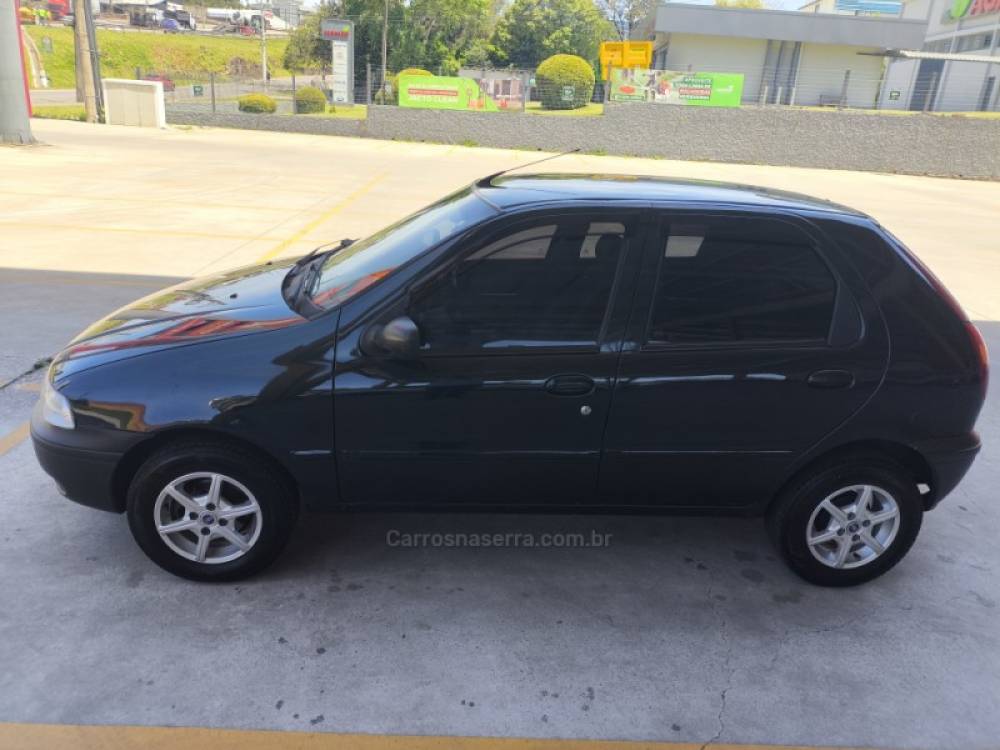 FIAT - PALIO - 2000/2001 - Verde - R$ 14.800,00