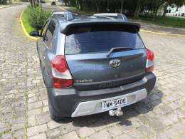 TOYOTA - ETIOS - 2014/2015 - Cinza - R$ 42.800,00